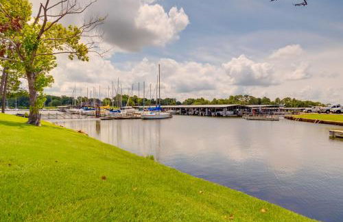 Lake Conroe Condo Balcony, Views and Pool Access! - Photo 27