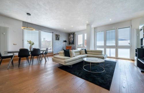 [Via Indipendenza] – Attico di lusso con Piscina - Photo 9