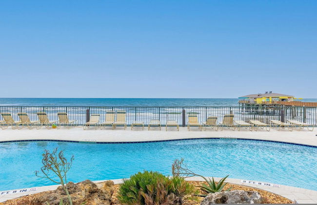 Ocean View Suite w Pool Hot Tub Beach Access - Photo 1