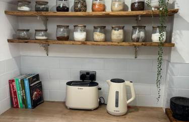 Cozy 3-Bed Cottage with Hot Tub - Foto 10