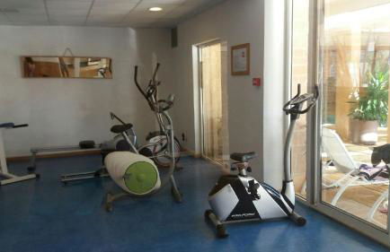 CHEZ LYLi & COMPAGNIE, PISCINE, JACCUZZI, SALLE DE SPORT - Foto 16