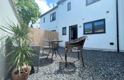 Exceptional 3 bedroom home in Penzance~New~Seaside - Photo 18