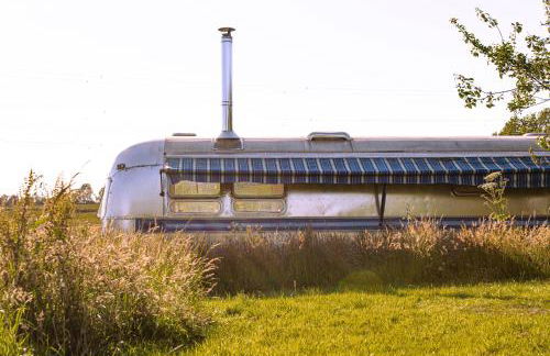 Luxury Airstream Getaway with Sauna and Hot Tub - Photo 2