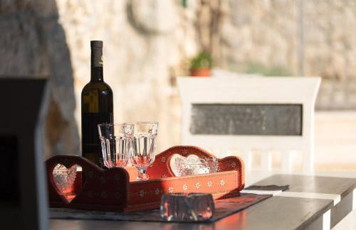 Captain's Villa with Swimming Pool - Photo 11