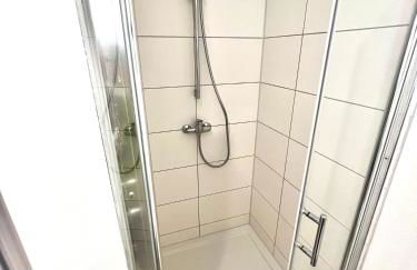 BIG New 7Rooms City Center APARTMENTS and Suites - Foto 73