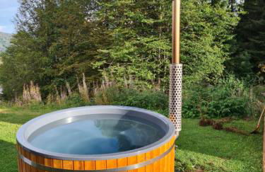 Luxus-Ferienhaus Blockhaus Chalet Nr 2 Toplage am Feldberg mit Sauna, Outdoor-Hottub, Kamin auf 1300m üM - Foto 2