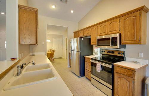 Lake Balboa Access Home with Dock and Yard - Foto 10