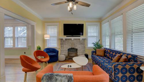 Spacious 3BR Cooper-Young Bungalow - Sleeps 8 - Walkable to Dining - Easy Access to Downtown - Parking - Foto 1