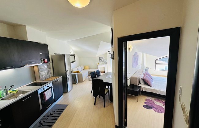 Central Art Apartment in Bansko With Mountain View - Photo 13