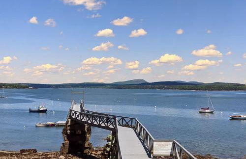 Pine and Sea Beach Retreat - Photo 15