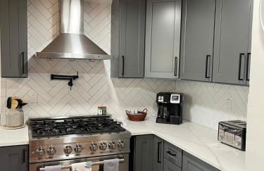 3,000 Sq Ft Historic Colonial Minutes from Okemo with Direct VAST Trail Access - Foto 31