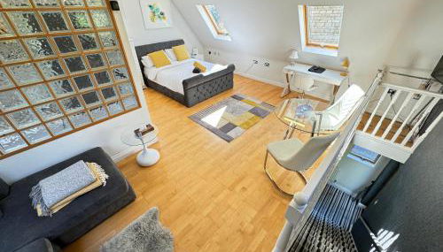 Luxury, private, secure self-contained Coach House, near Wythall and close to the NEC - Foto 2