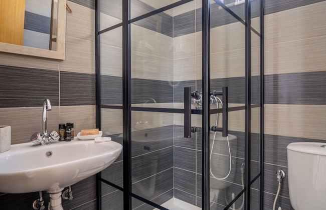 Alpha Urban Suites - Photo 42