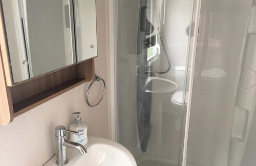 3 BEDROOMED CARAVAN WITH AMAZING SEA VIEWS! - Foto 11