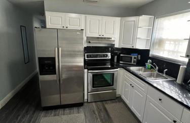 “La Casita” Beautiful home in the heart of Miami ! - Photo 4