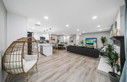 Entire Private Home with 3 Bedrooms 2 Bathrooms, Hot Tub, Garage, King Bed, Available Now - Foto 32