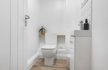 Brand New Luxury Cottage - Garden - Private Parking - Netflix - Coffee Station - Work Desk - Foto 31