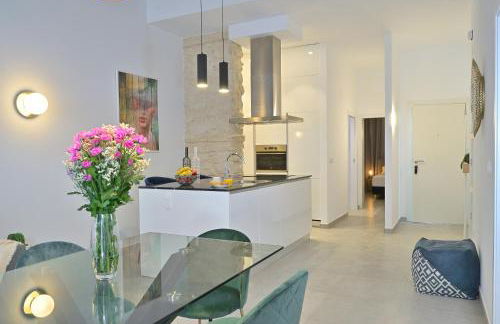 MyFlats Luxury Downtown - Photo 10