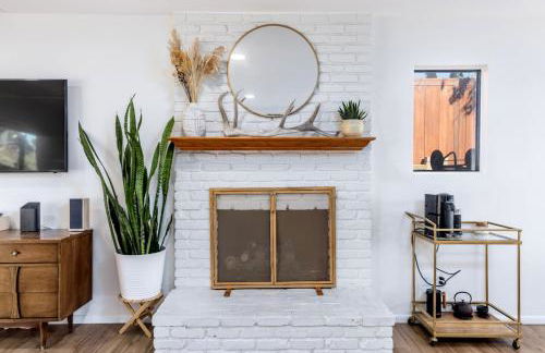 Echo by Coast to Cactus - Family-Friendly Home - Photo 31