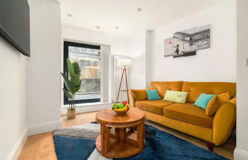3-Bedroom House with 2 Living Rooms & Balcony near Brick Lane, London - Foto 1