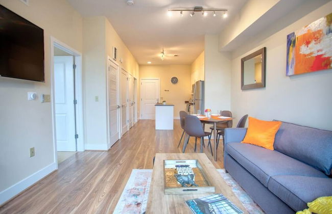 Walk Score 91 Balcony Near King ST - Photo 17