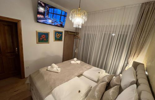 La Luna Royal Deluxe Luxury House with Pool & Jacuzzi, Bikes and Secured Parking - Photo 73