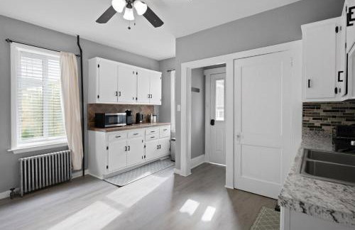 Cozy Home, 19 min to NYC, 3 Car Driveway - Foto 16