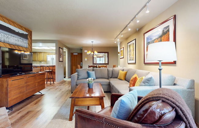 Inviting Mountain Retreat Steps From Ski Lifts! - Foto 37