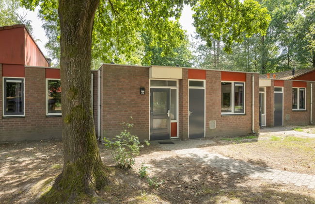 Restyled Bungalow with Dishwasher near Nature Reserve - Photo 1