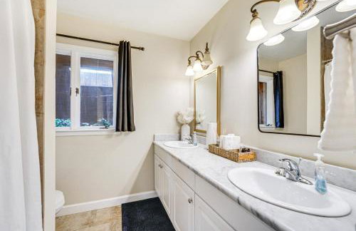 Bloomfield Retreat with Pool 6 Mi to Riverside Park - Foto 17