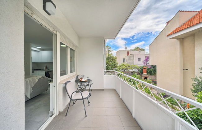 A1-luxury apt w big Balcony, 4 min Walk to Beach - Foto 26