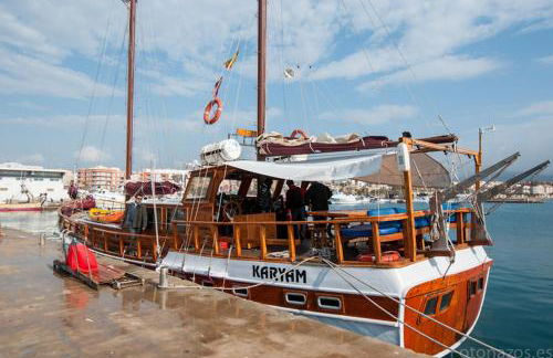 Studio with pool and sunrise view at 10 min beach walk - Foto 43