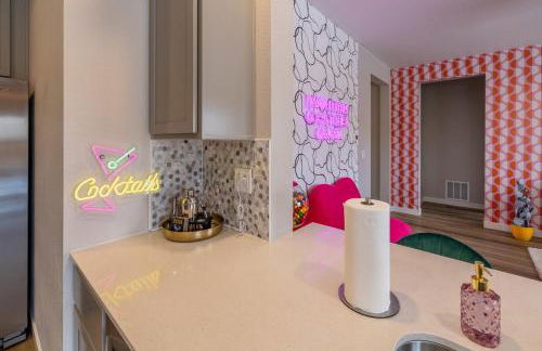 Near Airport, 3BR, Stock Tank Pool, Mini-Golf, Game Rm - Foto 8