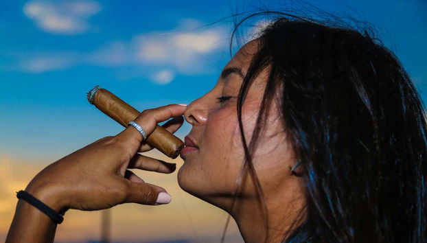 Desfrutando do charuto