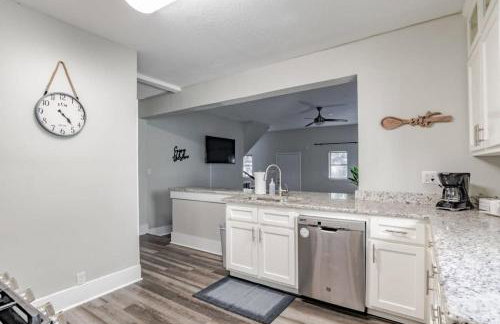 Modern Cottage on Michigan - Photo 4