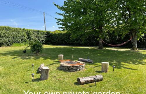 Spacious Cottage - Sleeps 4 - in the Black Mountains - Photo 4