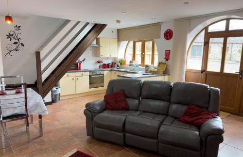 The Stables - Photo 7