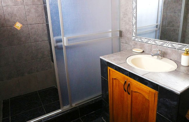 PRIVATE APART WITH A COZY TERRACE - Foto 21