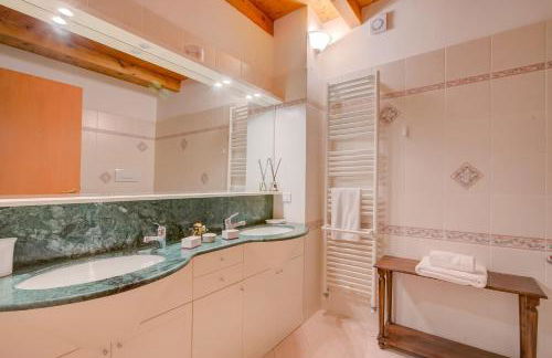 The Green Emerald Family Retreat - Happy Rentals - Foto 18