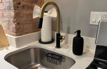 Luxury and Chic 2BR 2BA Apt only 15 Mins to NYC & Hoboken - Foto 27