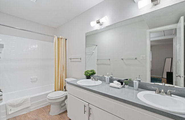 Modern 2BR Near UT Hyde Park Evonify - Foto 21