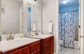 Lovely 2 BDR Condo with Balcony 2M to Broadway - Foto 10