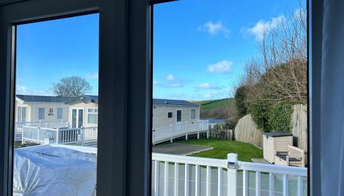 Mollys Retreat pet friendly three bed caravan with small garden Newquay Bay Resort Quieter area of park - Foto 4