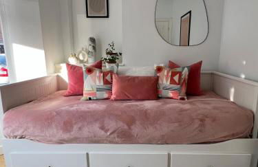 2025 Award Winner Liverpool Peach House - 4 Bedrooms - Foto 4