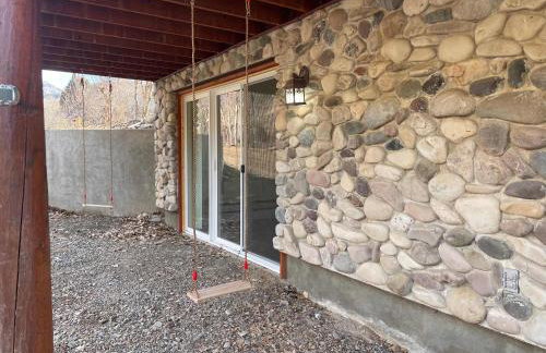 Large Off-Grid Luxury Cabin- creek land & views - Foto 56