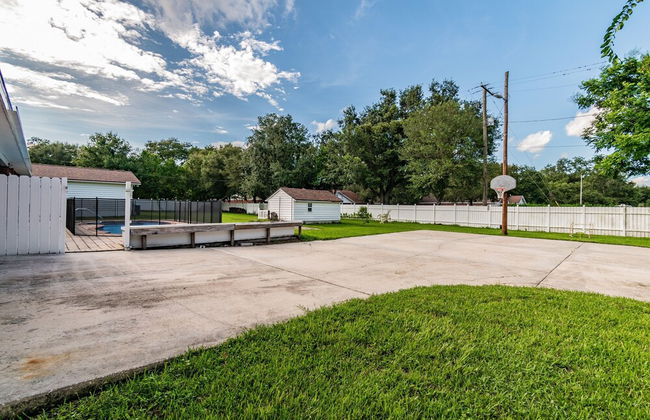 A Large Tropical 7 Bedroom Estate by RedAwning - Foto 50