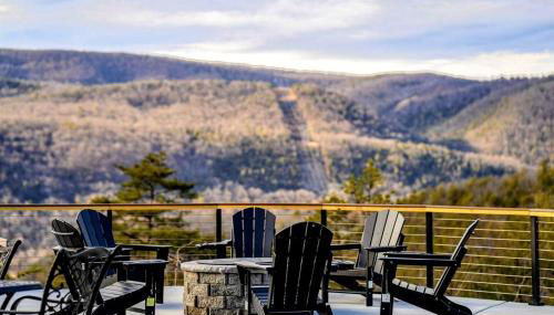 Luxurious A-Frame Mountain Retreat with Hot Tubs & Game Room Near Seneca Rocks, Milam, WV - Foto 3