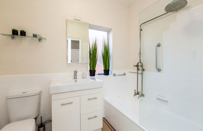 Lighthouse Cozy 2BDR with CITY VIEWS - Foto 18