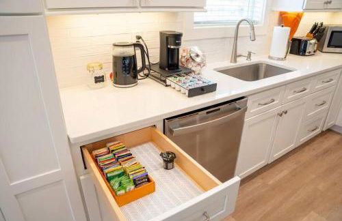 Steps From Beach & Boardwalk, Ocean Views with 5 Decks, 3 Cars - Foto 18