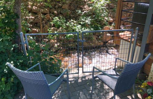 Creekside Home with Patio, Walk to Manitou Incline! - Foto 4